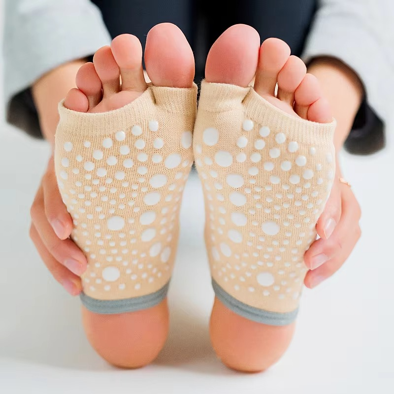 Non Slip Quick Dry Yoga and Pilates Socks for Women Cotton Blend With Silicone Grip