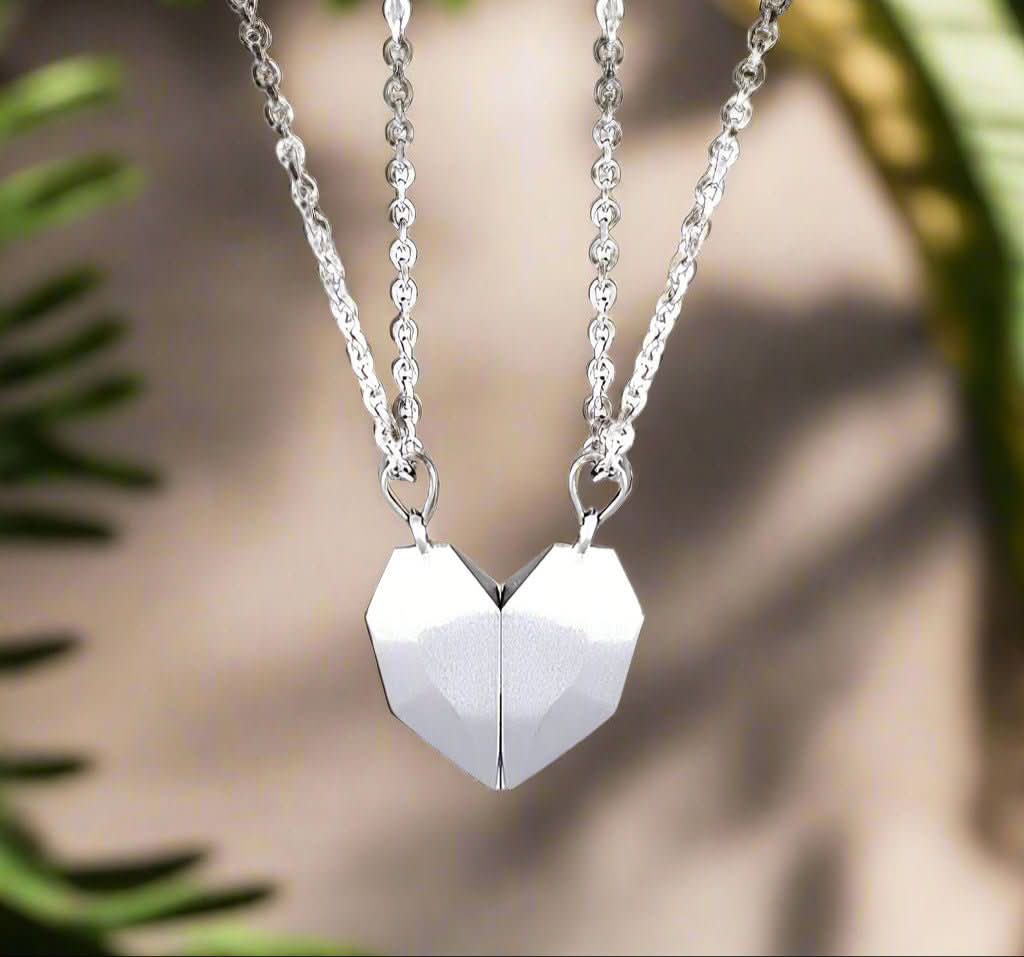 Magnetic 2-in-1 necklace for eternal love