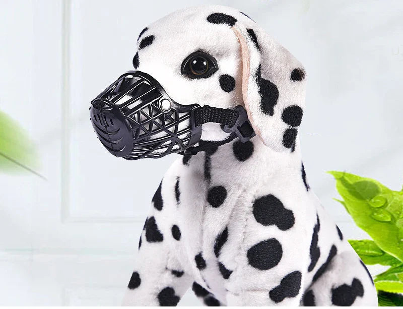 Breathable dog muzzle with comfortable fit