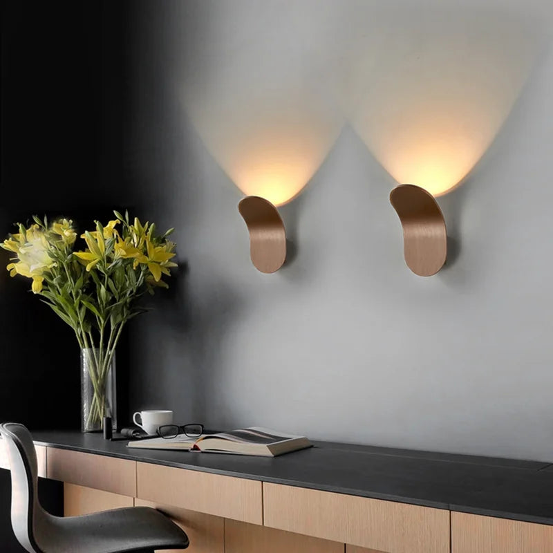 SkandiGlow Wall Lamp | LED Skateboard Design | Modern & Creative