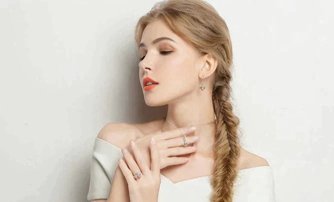 Queen Bee Earrings - Elegant and Unique Accessory