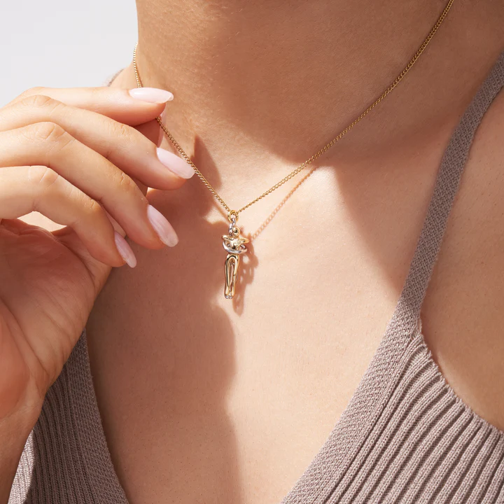 Hug Love - Sweet Love Necklace | Show your loved one how much you need them!