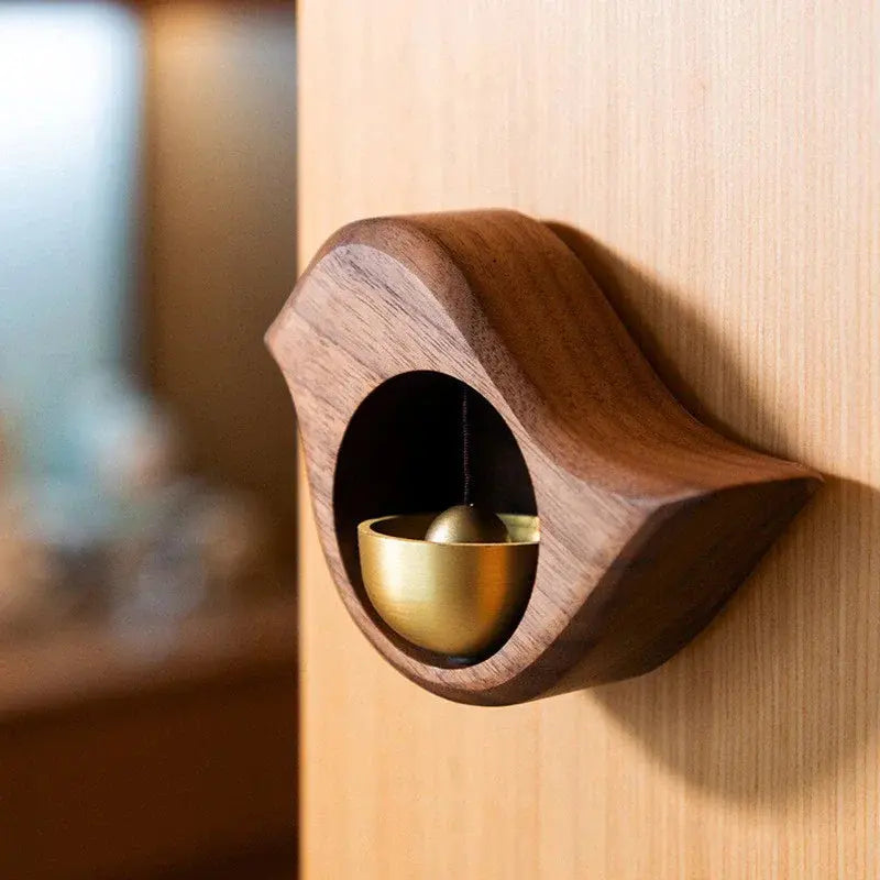 Handmade wooden doorbell with cute bird – Charming and functional decoration