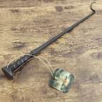 Hand-forged Grill spatula – Safe flipping at the grill