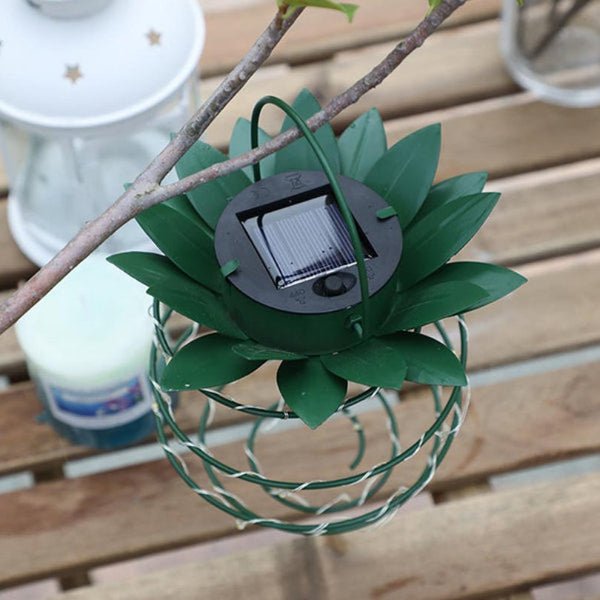 Solar-powered Pineapple Garden Lamp