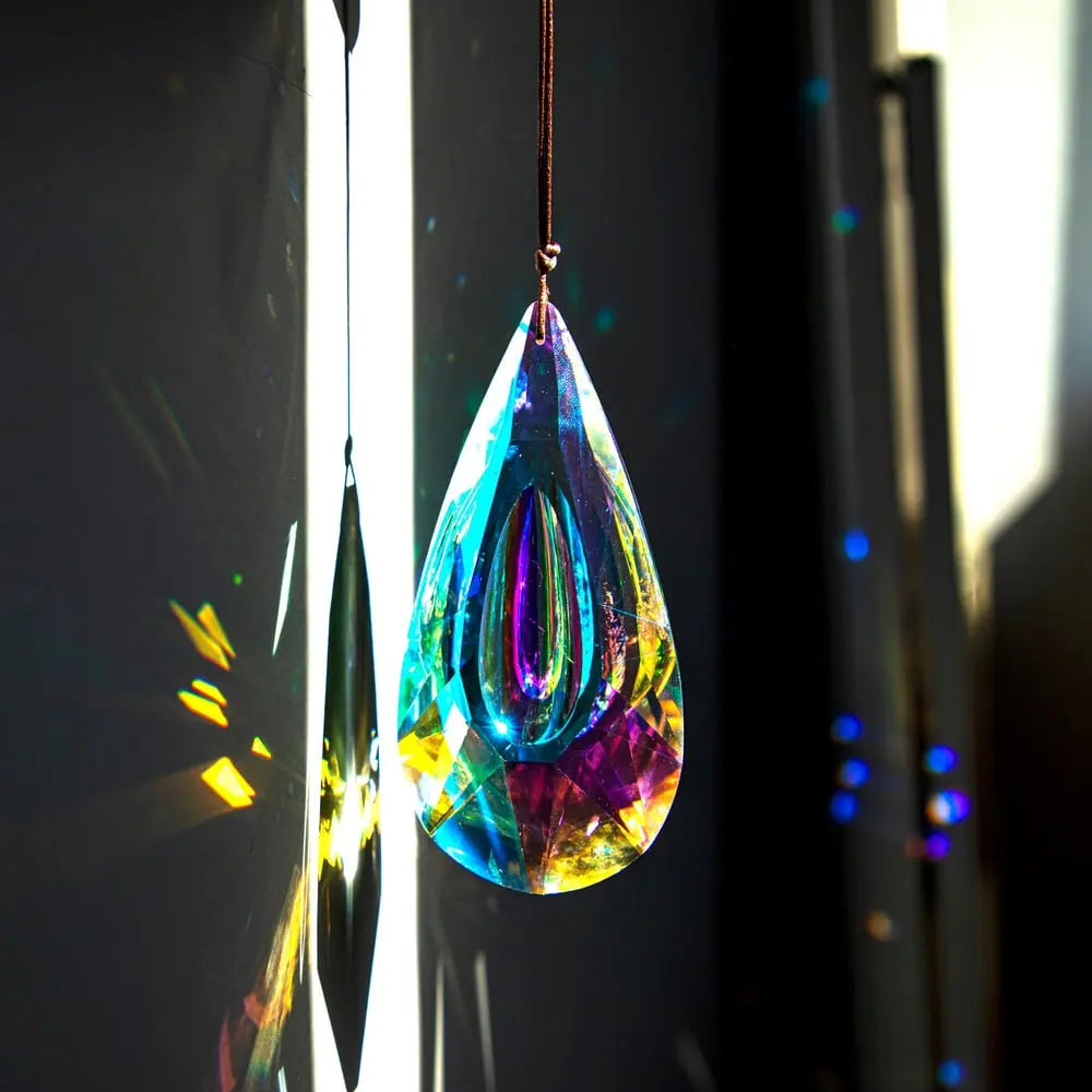 Hanging Crystal Sun Catcher – Fascinating Rainbow Light Effects