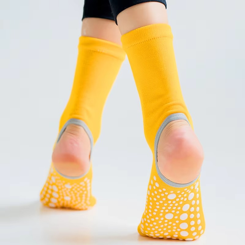 Non Slip Quick Dry Yoga and Pilates Socks for Women Cotton Blend With Silicone Grip