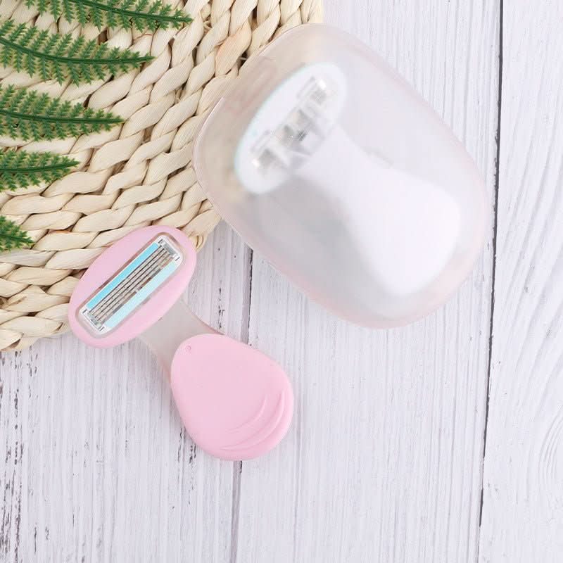 4-blade compact razor with storage box | Smooth skin on the go & at home