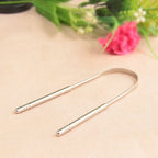 Tongue scraper providing freshness and cleanliness in the mouth