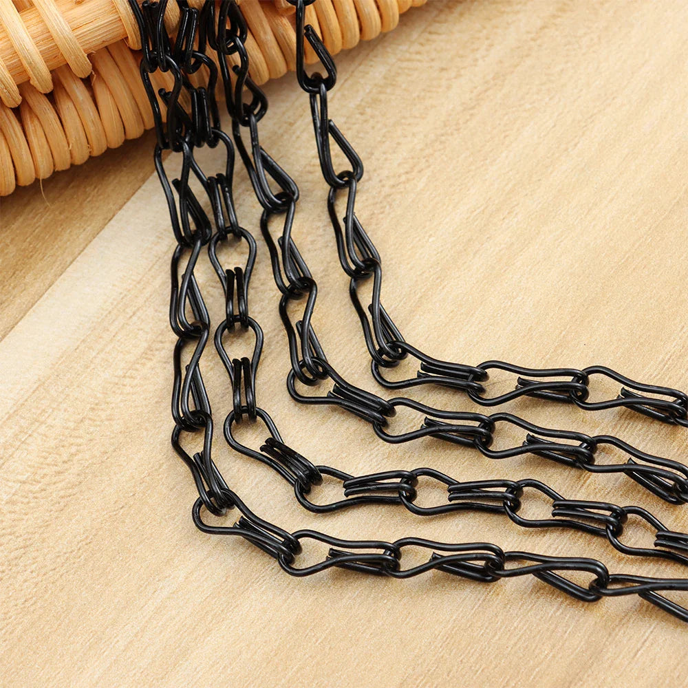 Stable Plant Hangers with Chains – Robust Suspension for Flower Pots and Garden Plants