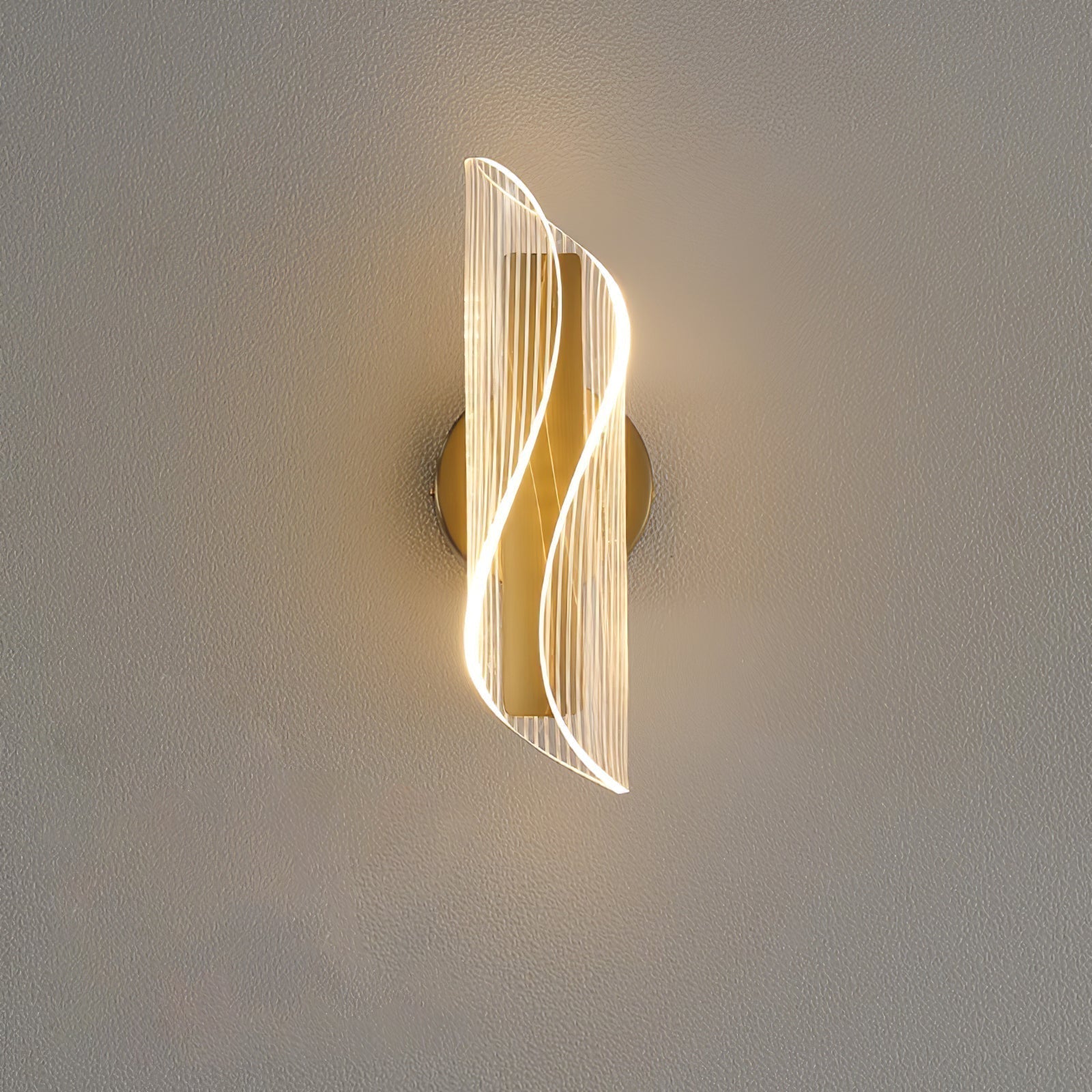 CrystalAura – Sparkling Crystal Wall Light for Glamorous Touch