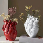 Heart-shaped Resin Art Vase – Elegant, creative flower decoration
