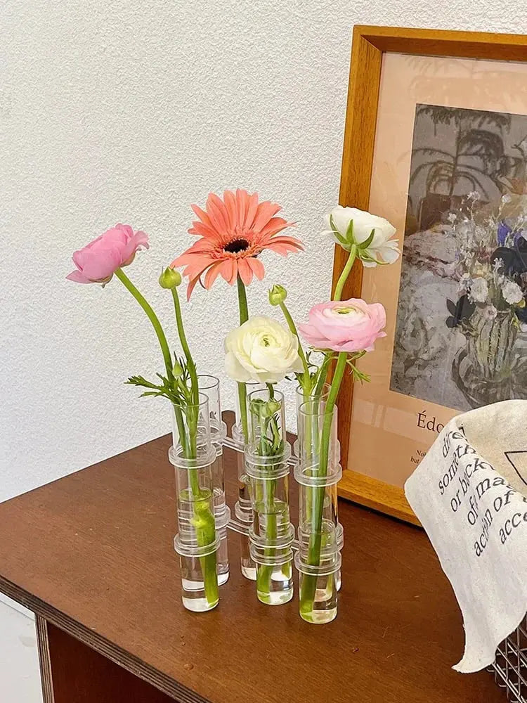 Hinged-Flower vase – Flexible and elegant glass vase