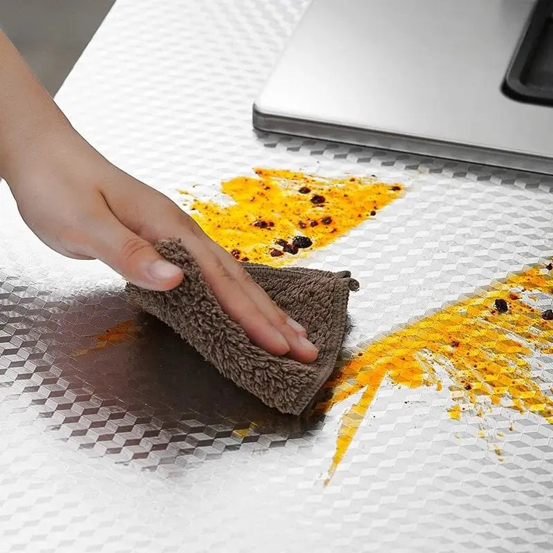 Heat-resistant & oil-repellent kitchen foil – Also suitable as a splash guard