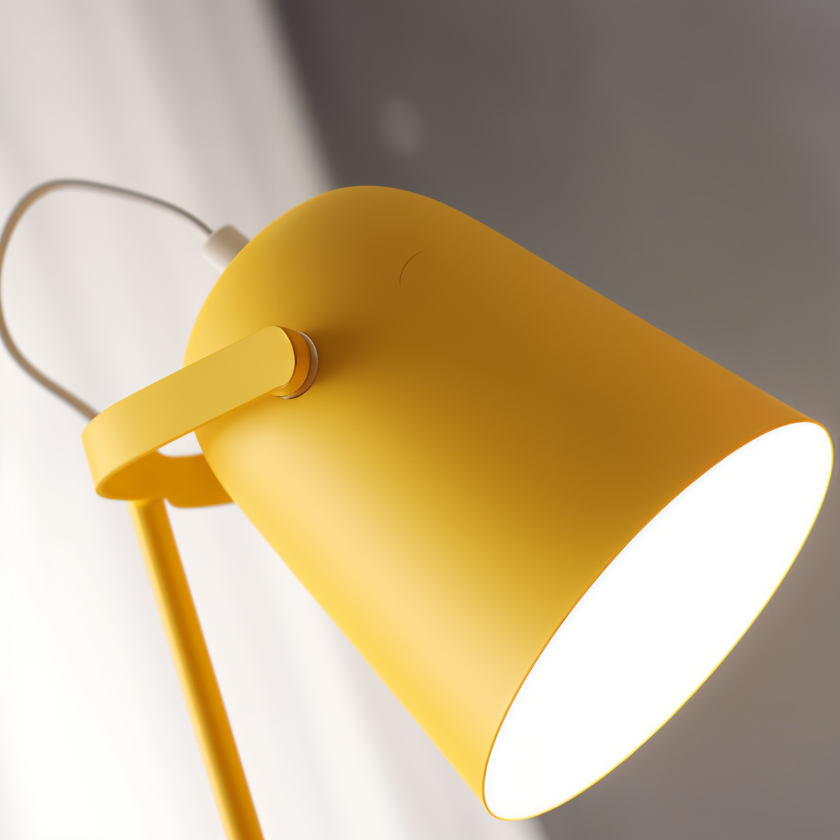 Macaron – Adjustable Nordic Table Lamp for a Stylish Office
