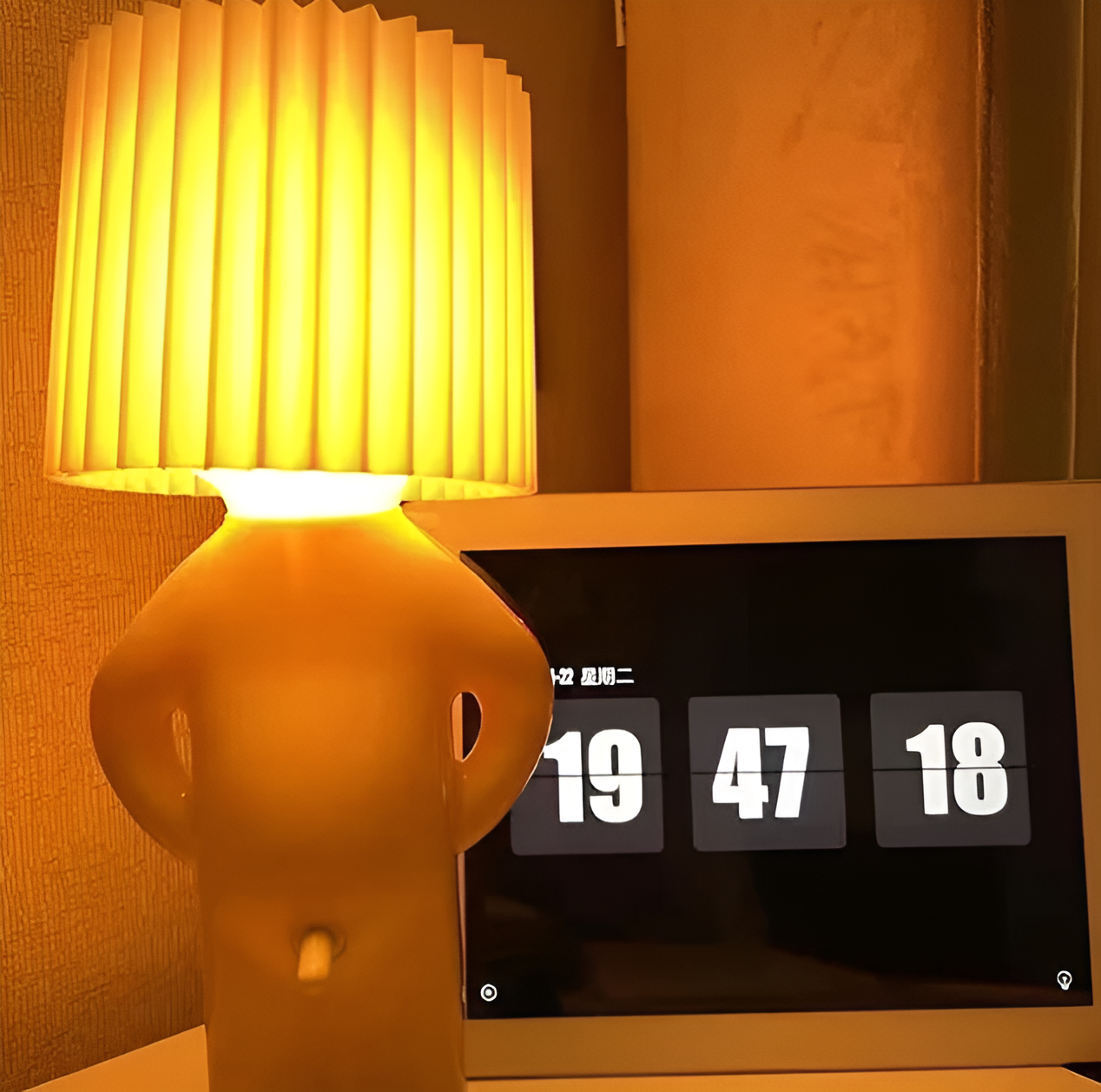 Table lamp - Creative little Shy Boy LED lamp