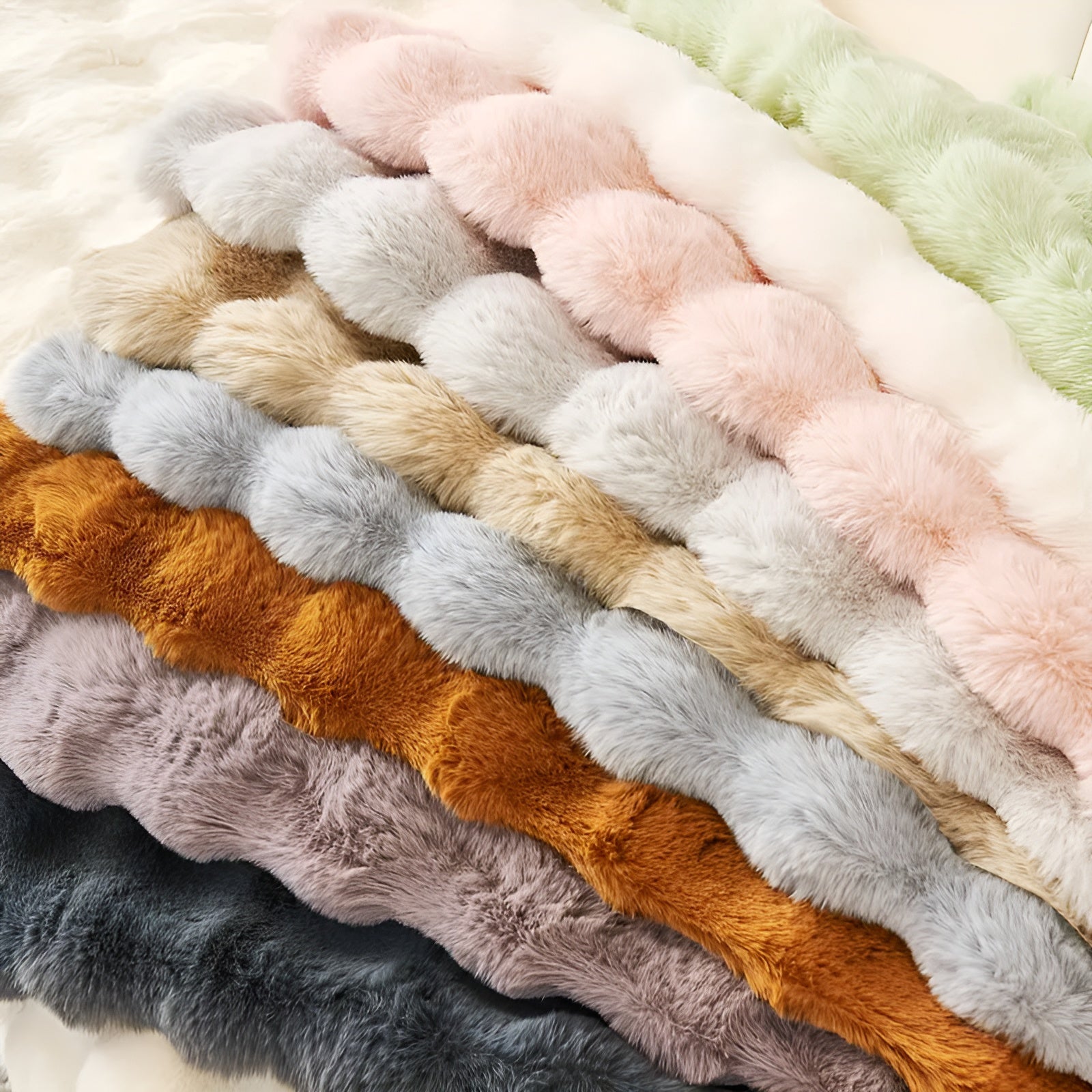 Luxe Cover | Sofa protection for pets made of plush