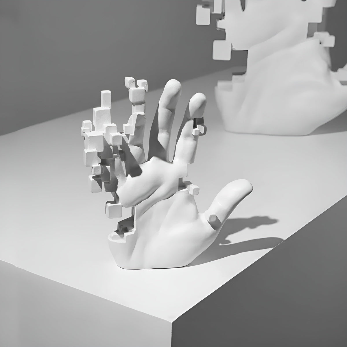Mosaic-Hand Statue made of Resin – Abstract Palm Figure