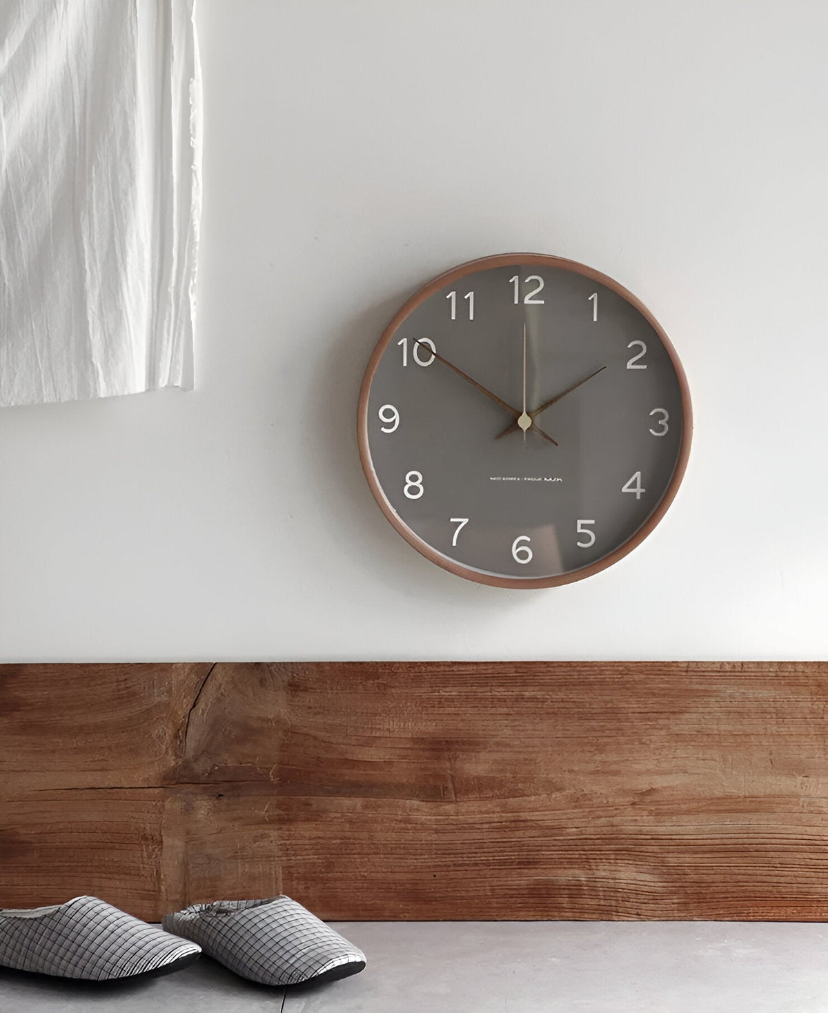 Elegant Wall Clock Made of Wood – Silent, Large (30 cm)