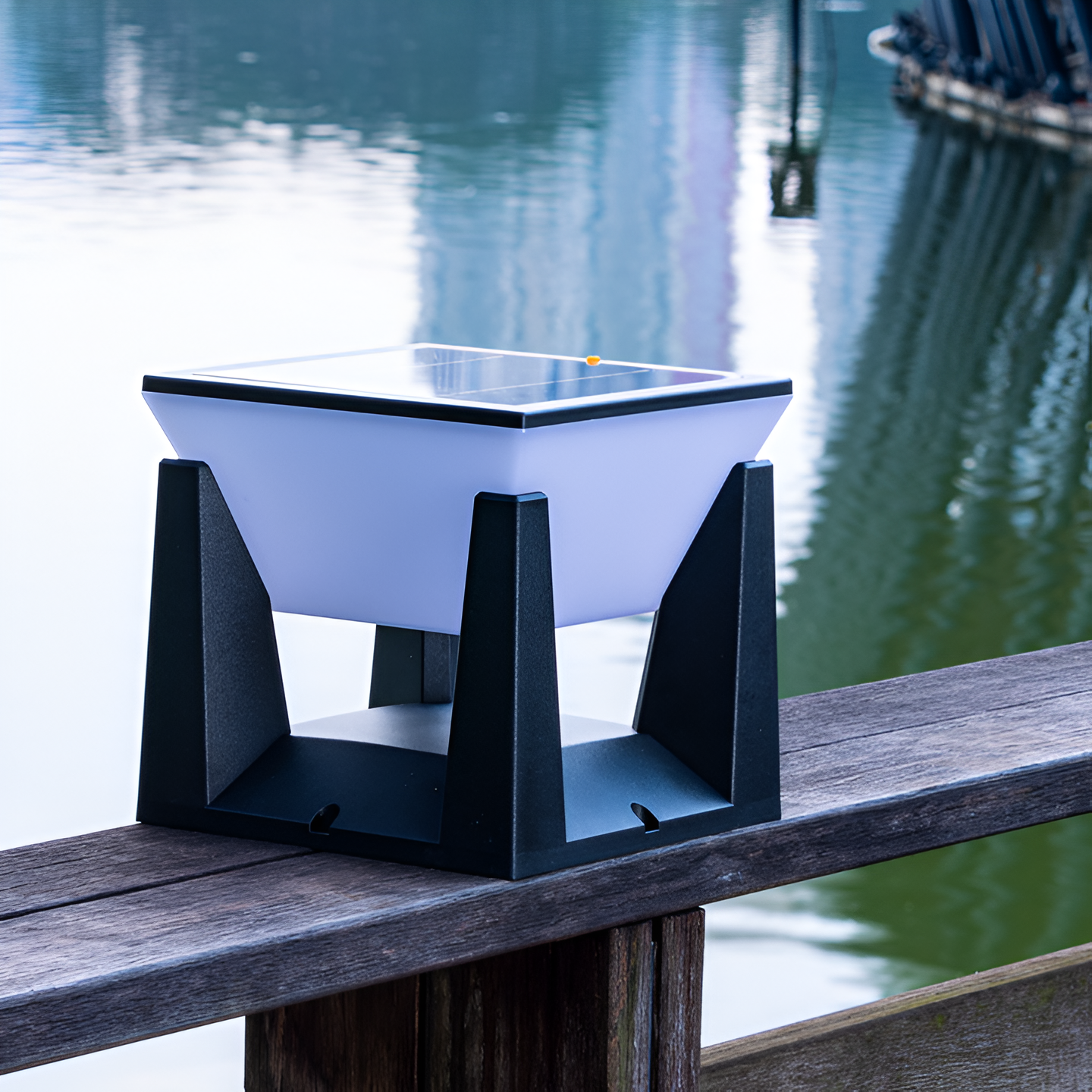 Black Square Solar Lamp for the Garden