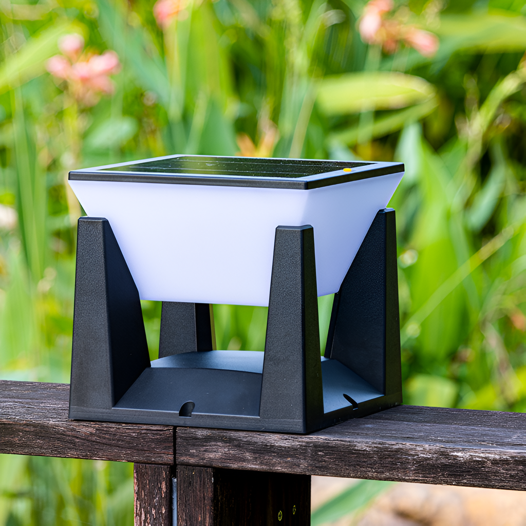 Black Square Solar Lamp for the Garden