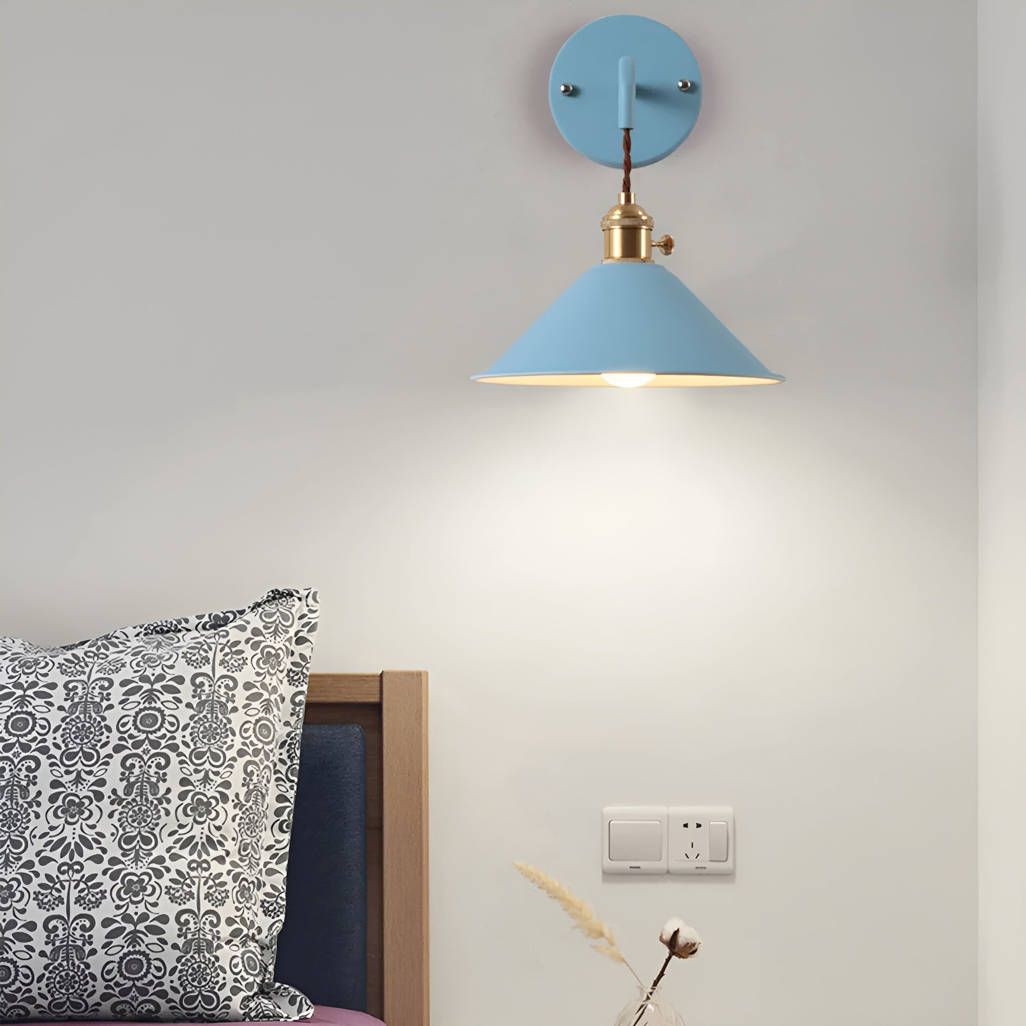 Retro Vintage Wall Lamp - Vintage-inspired Cone Metal Wall Lamp
