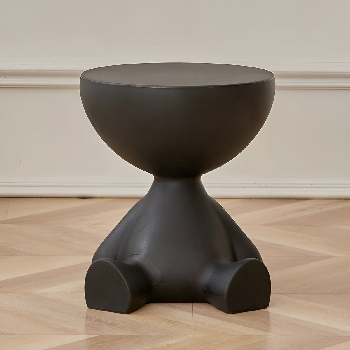 Round Coffee Table – Elegant Side Table for Living Room and Interior