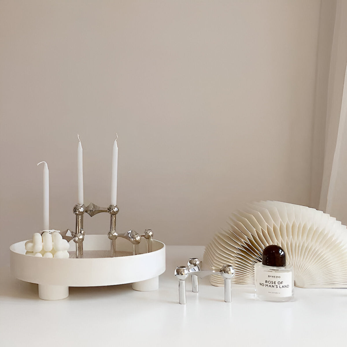 Round Serving Tray - Decorative Tray Made of Wood - White Tray Made of Ceramic