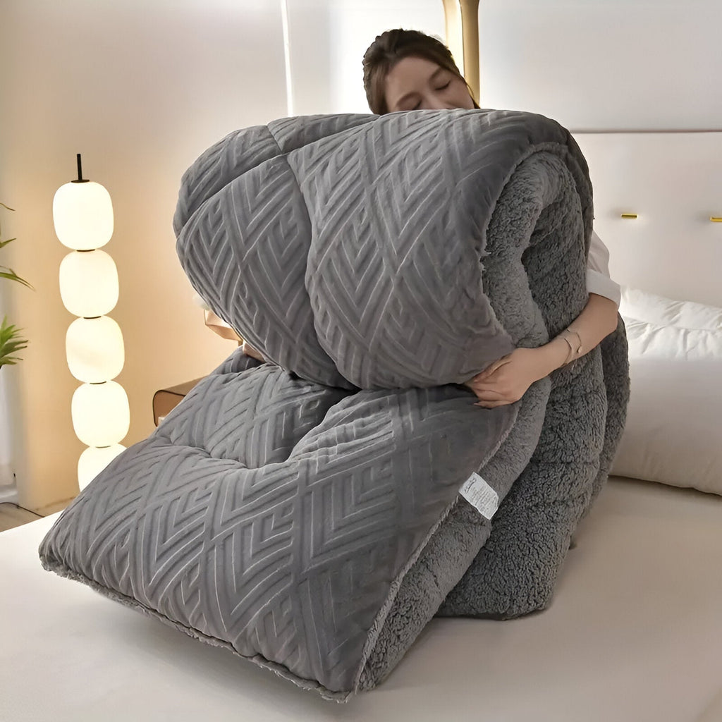 Luxury Four Seasons Duvet Cover with Plush Feel