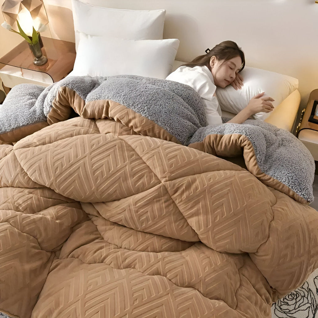 Luxury Four Seasons Duvet Cover with Plush Feel
