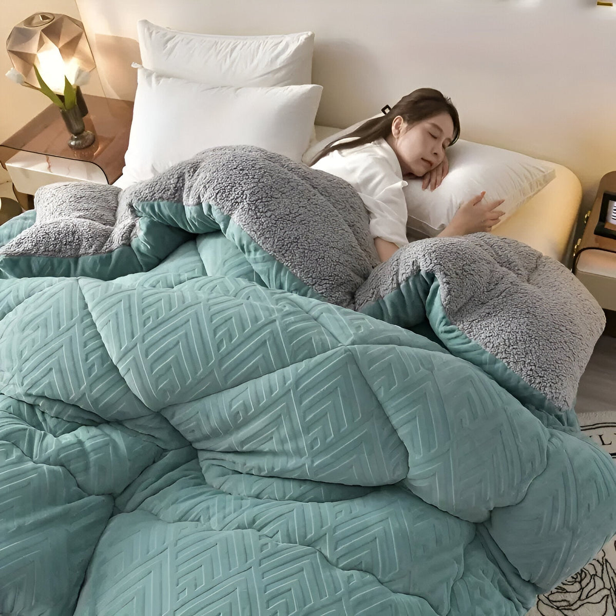Luxury Four Seasons Duvet Cover with Plush Feel