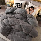 Luxury Four Seasons Duvet Cover with Plush Feel