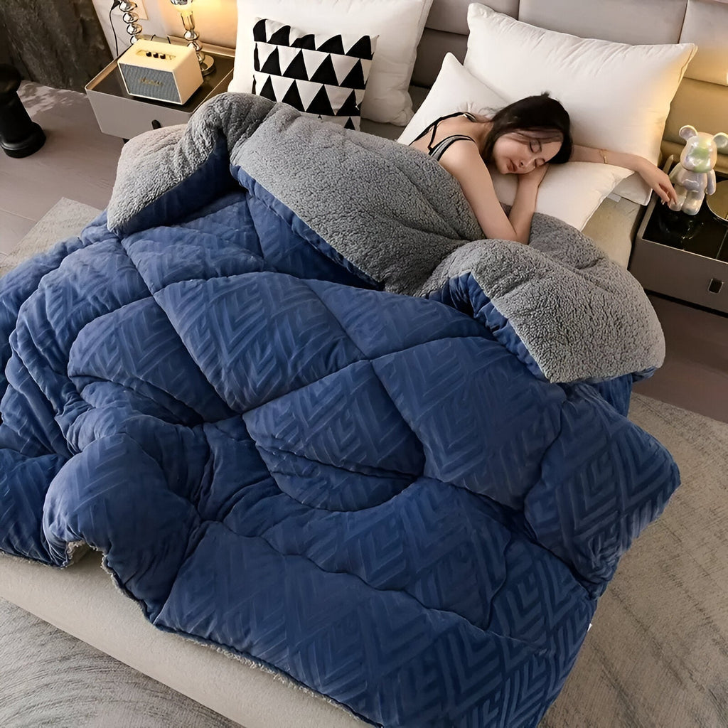 Luxury Four Seasons Duvet Cover with Plush Feel