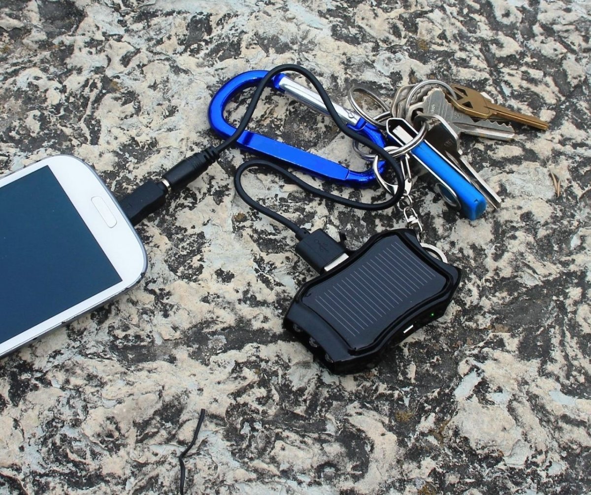 SolarCharge - Charge your phone anywhere - Never run out of power!