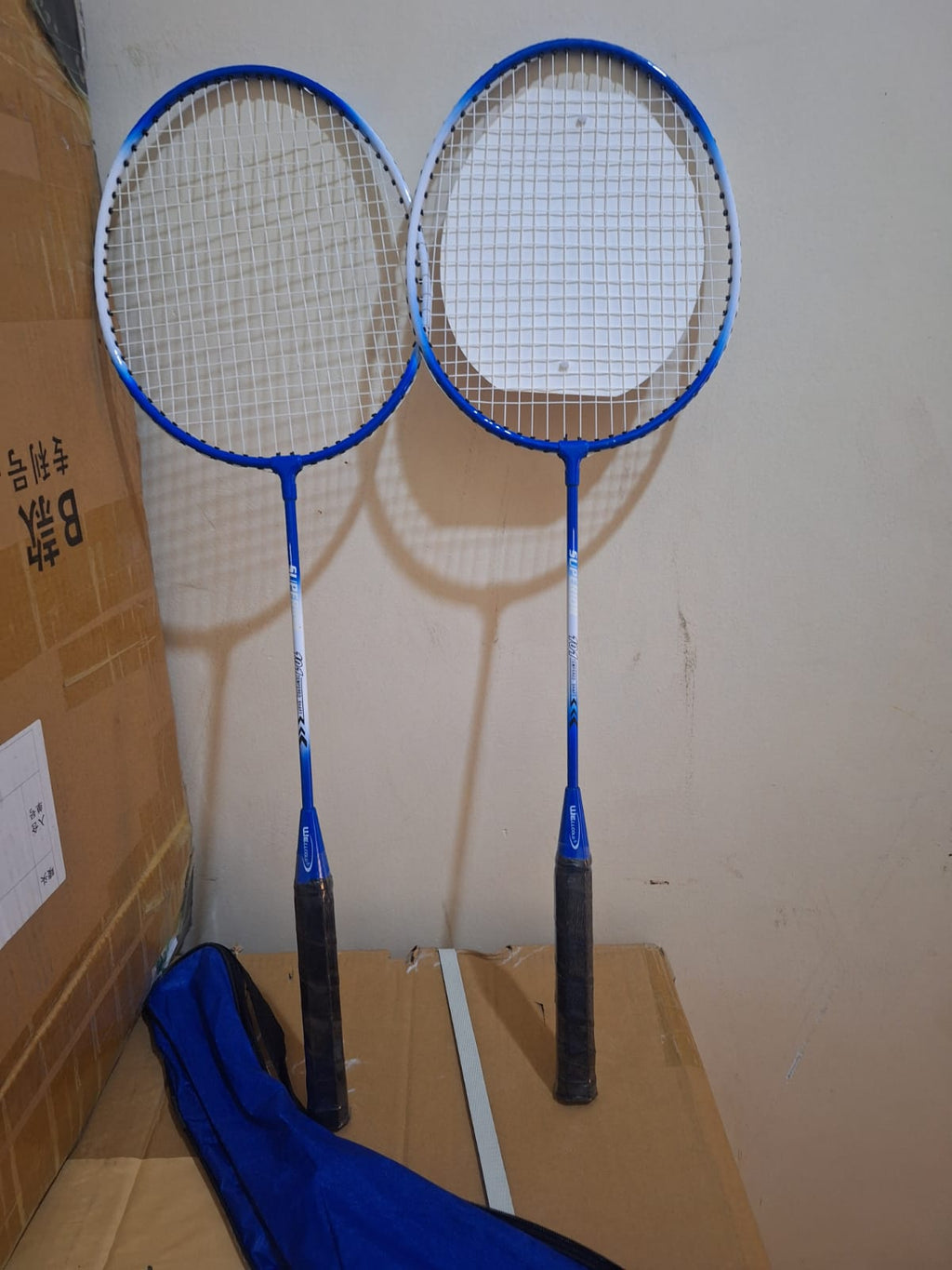 2 pieces badminton rackets