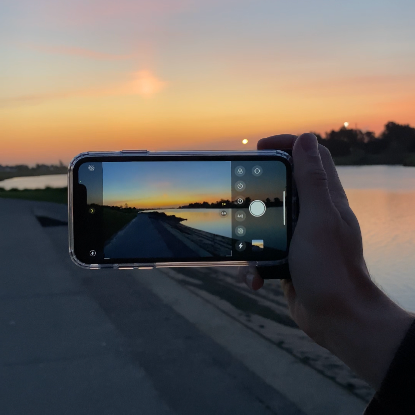 Dimpzy – Multifunctional Powerbank with Selfie Function