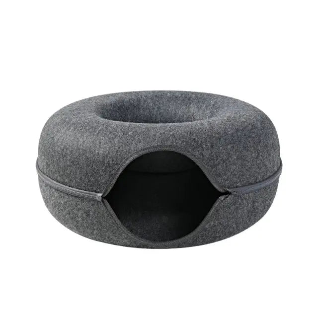 Cat tunnel bed made of wool felt – Play and retreat space
