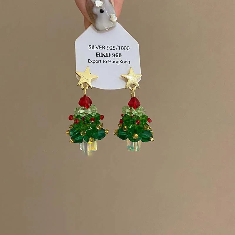 Frostella Kerstboom Oorbellen – Handgemaakte Glaskralen met Ster & Strik Detail, Feestelijke Elegantiesieraden