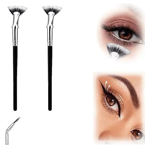 I Folding Eyelash Brush with Angled Head – Perfect for Hectic Mornings