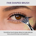I Folding Eyelash Brush with Angled Head – Perfect for Hectic Mornings