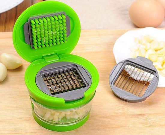 Handy Garlic Press | The perfect press with reservoir