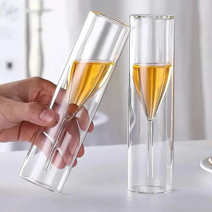 Crystal glasses with floating effect for champagne