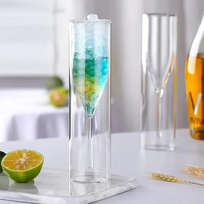 Crystal glasses with floating effect for champagne