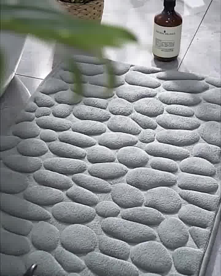 Cozy soft bath mat – quick water absorption & non-slip