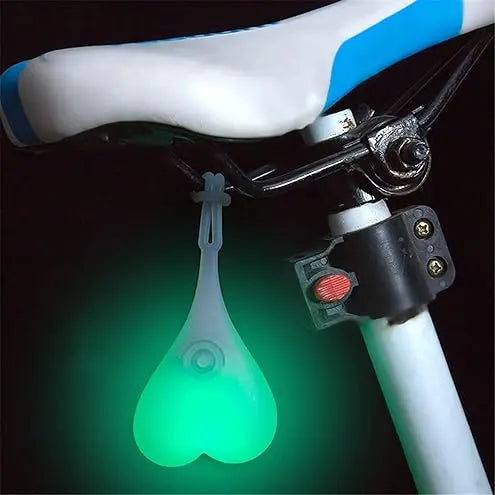 LED bicycle rear light in heart shape – For better visibility in road traffic