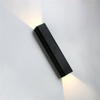 BeamLuxe – Sleek Outdoor Lamp for Contemporary Spaces