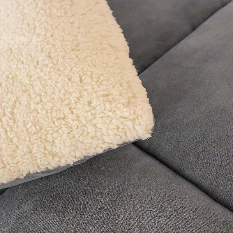 Lamb velvet bedspread – Luxurious, Warm, and Stylish