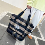 Checked travel bag with large capacity