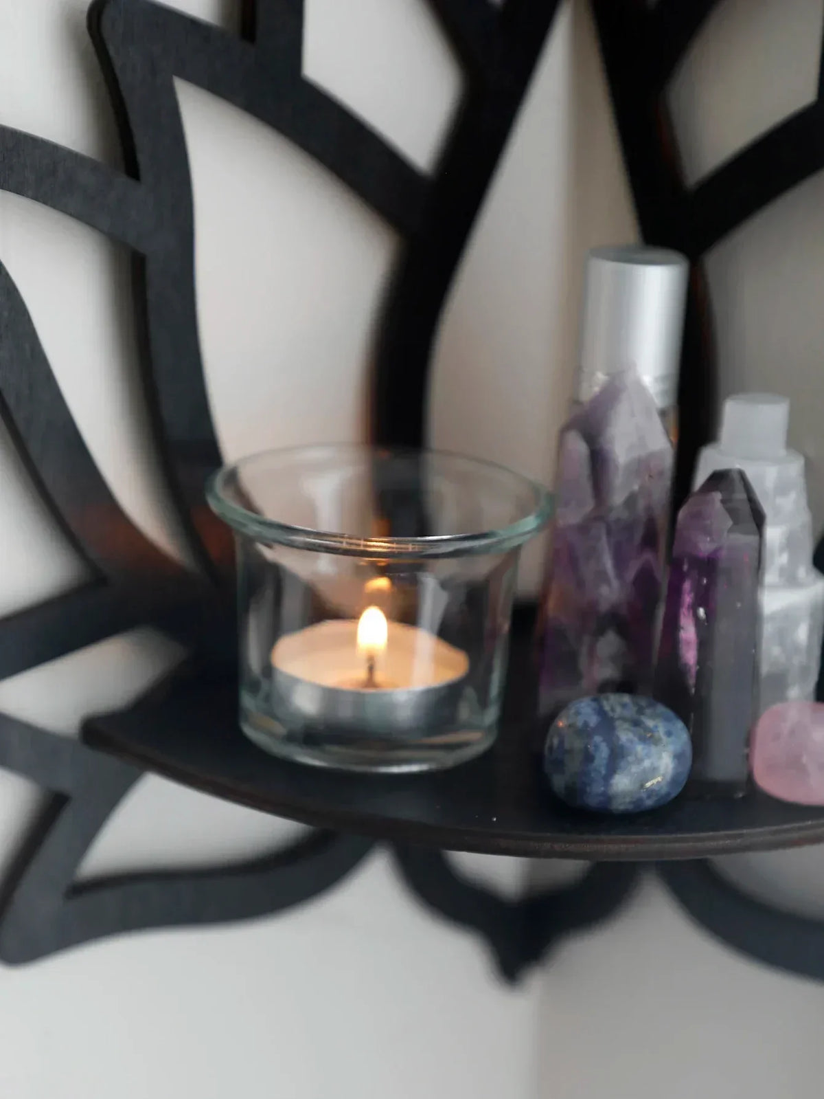 LotusCrystal Crystal Corner – Elegant Wood Design with Spiritual Meaning – 23x29 cm