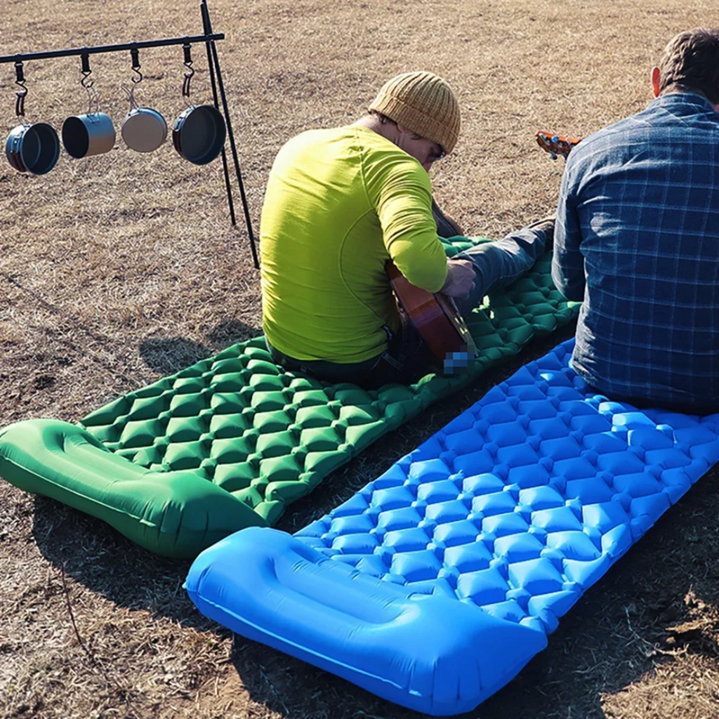 CampEase Sleeping Mat – Camping with Built-In Pump for Quick Comfort
